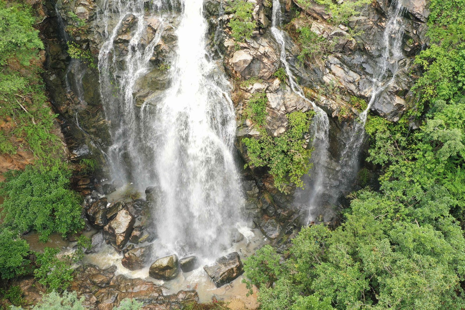Chelimichenu Waterfalls